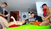 Orgie porno de twinks latinos en show