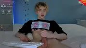 Modello twink porno in cam show bollente