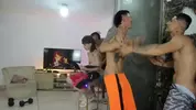 Grupo latino bem quente em show de cam