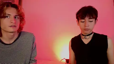 Couple bien chaud DarcyAndStolas en cam