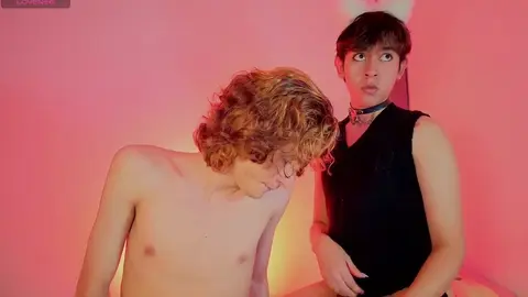 Coppia super hot DarcyAndStolas in cam