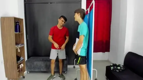 Heiße Gruppenorgie mit Latin-Twinks