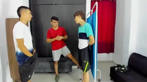 Orgie bien chaude de twinks latinos