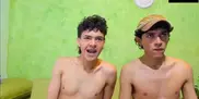 Heißer sexy Twink-Camboy-Paar-Show