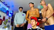 Heißer Latin-Twink-Gruppenshow