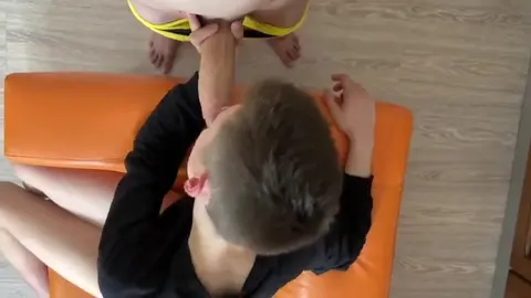 Show quente em casa com casal de twinks lovers