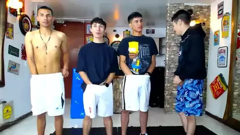 Orgia pornô com camboys latinos bem excitados