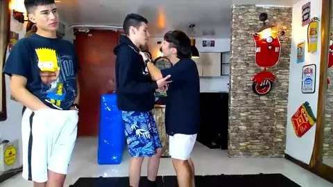 Porno-Orgie mit geilen Latino-Camboys