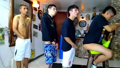 Porno-Orgie mit geilen Latino-Camboys