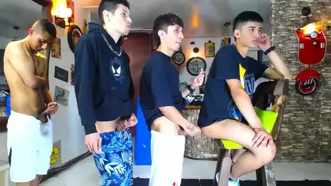 Orgia porno con camboy latini super arrapati