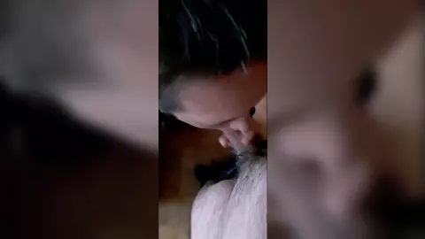 Trío con dos tíos maduros