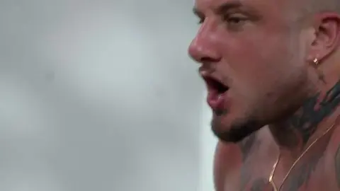 Ghosted (2025) film completo gay