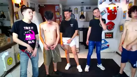 Show ao vivo de twinks latinos quentes na cam