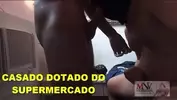 Macho brasileño de supermercado gay amateur