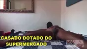 Macho brasileño de supermercado gay amateur