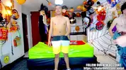Show cam porno de groupe de twinks