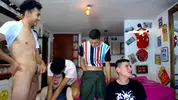 Orgía caliente de camboys latinos en grupo