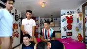 Orgía caliente de camboys latinos en grupo