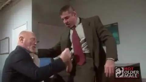 Hommes d'affaires en pause très chaude