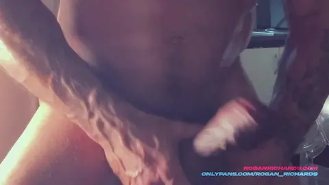 RoganRichards - garanhão musculoso bem tarado