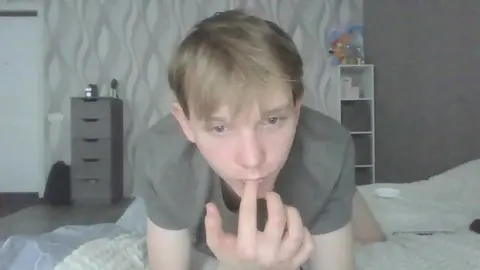 Twink camboy sexy SweetBoy70 in show bollente