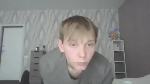 Sexy Twink-Camboy SweetBoy70 in heißer Show