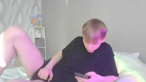 Twink Sweetbo hot in solo davanti alla cam