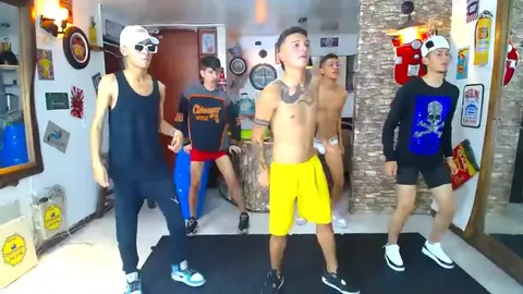 Sexo en grupo porno bien caliente entre colegas