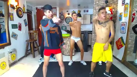 Heißer Pornogruppensex unter Freunden