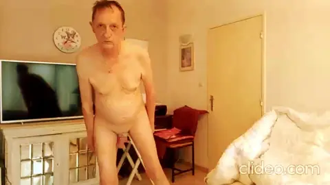 Exhibitionniste - j'adore qu'on me mate à poil