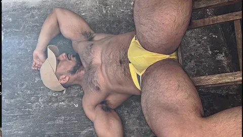 Gatos gostosos ao ar livre, volumes marcados e trepadas raw KingCock em POV V