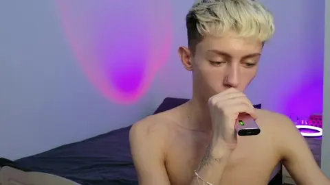 Twink bien chaud LeonLure en show porno live