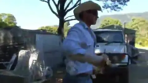 Cowboy scopa il bracciante del ranch e se la gode