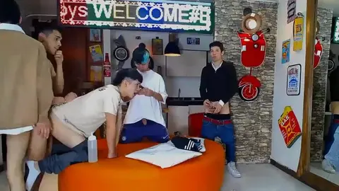 Sesso di gruppo di twink – BenzBoys