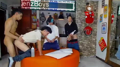 Sesso di gruppo di twink – BenzBoys