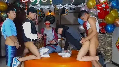 Groupe de minets bien chauds – Robin BenzBoys