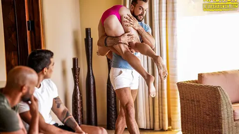 Acción de doble penetración bien profunda