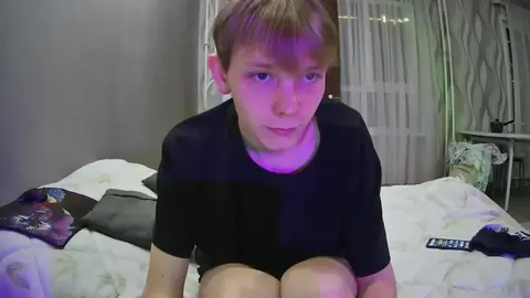 Sexy Pornoshow mit Twink-Camboy Sweetboy7024