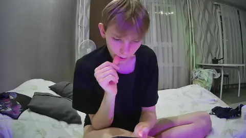 Show pornô sexy do twink camboy Sweetboy7024