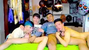 Twink-Camboys in der Gruppenshow