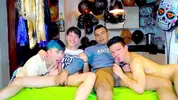 Twink-Camboys in der Gruppenshow