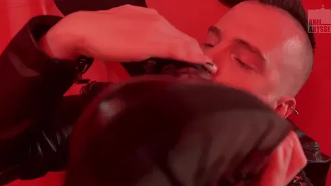 Fist : AXEL ABYSSE, Viktor Rom