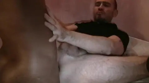 cara negro jovem transando com maduro gay