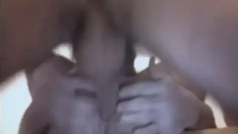 cara jovem transando com maduro gay amador