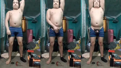 Jesus en boxer jalandose el pene avienta semen #101