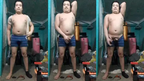 Jesus en boxer jalandose el pene avienta semen #102