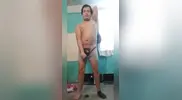 Jesus en boxer jalandose el pene avienta semen #118