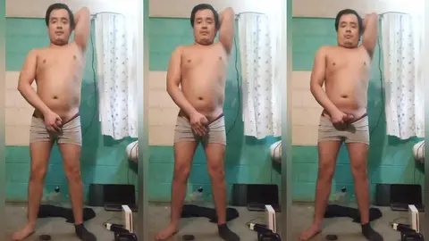 Jesus en boxer jalandose el pene avienta semen #119