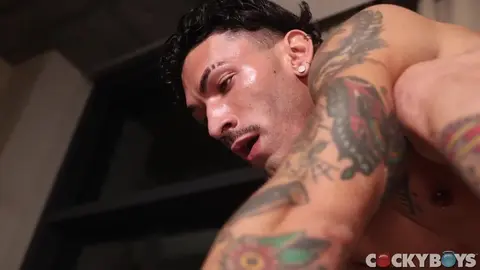 Oliver Carter & Siren Santiago