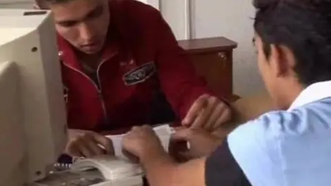 Jovenes Colombianos Follando 014